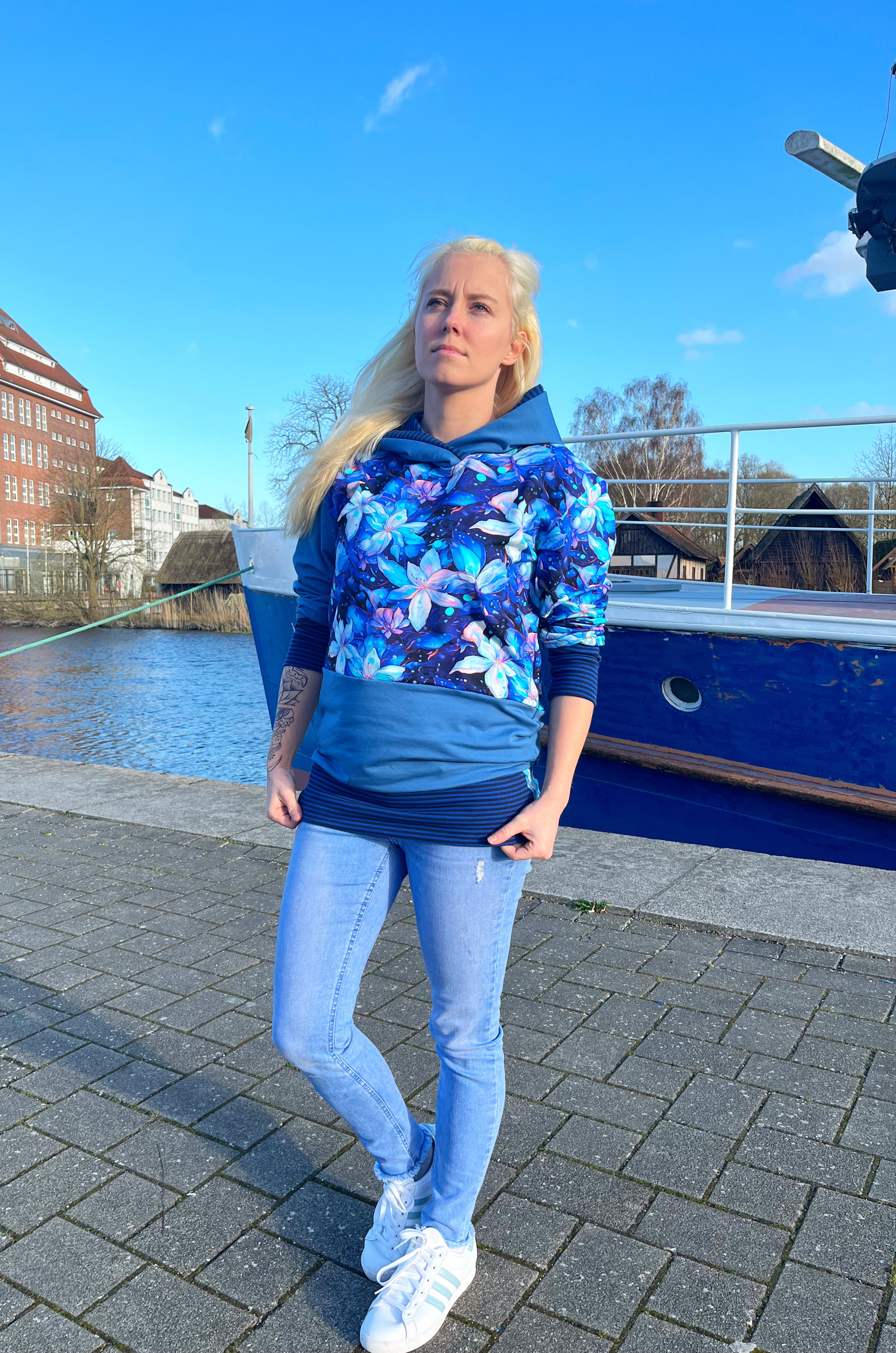 Lila Neon Blumen Dauervorbestellung